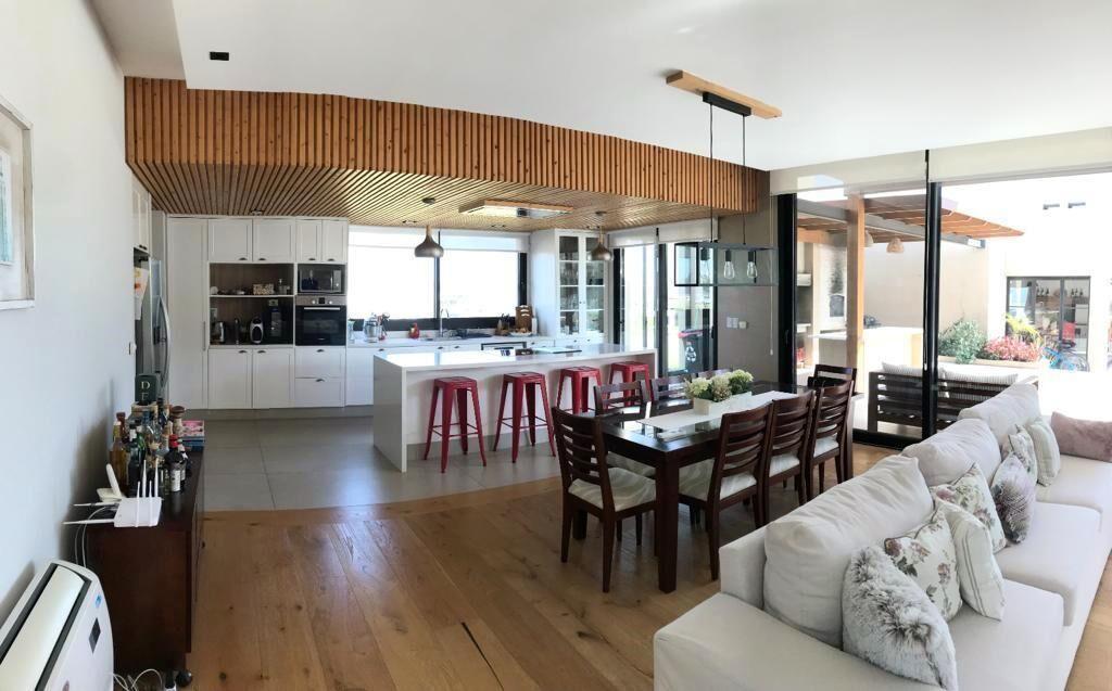 VENTA CASA COLINAS DE CARRASCO. IGUAL A ESTRENO! LA MEJOR