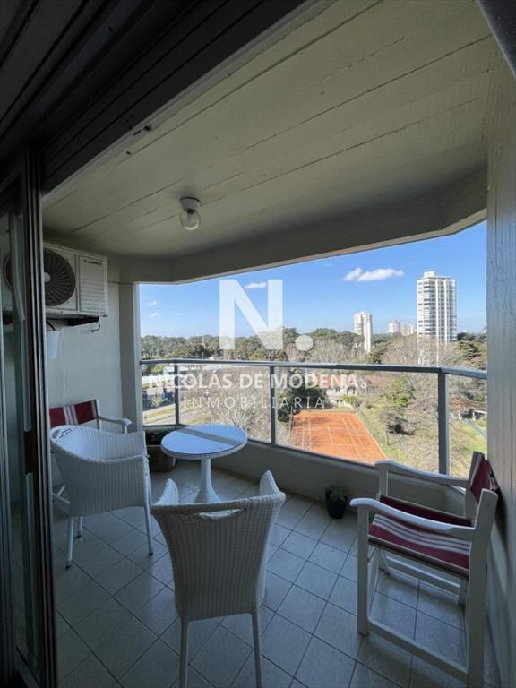 Departamento de 2 dormitorios en venta en Punta R