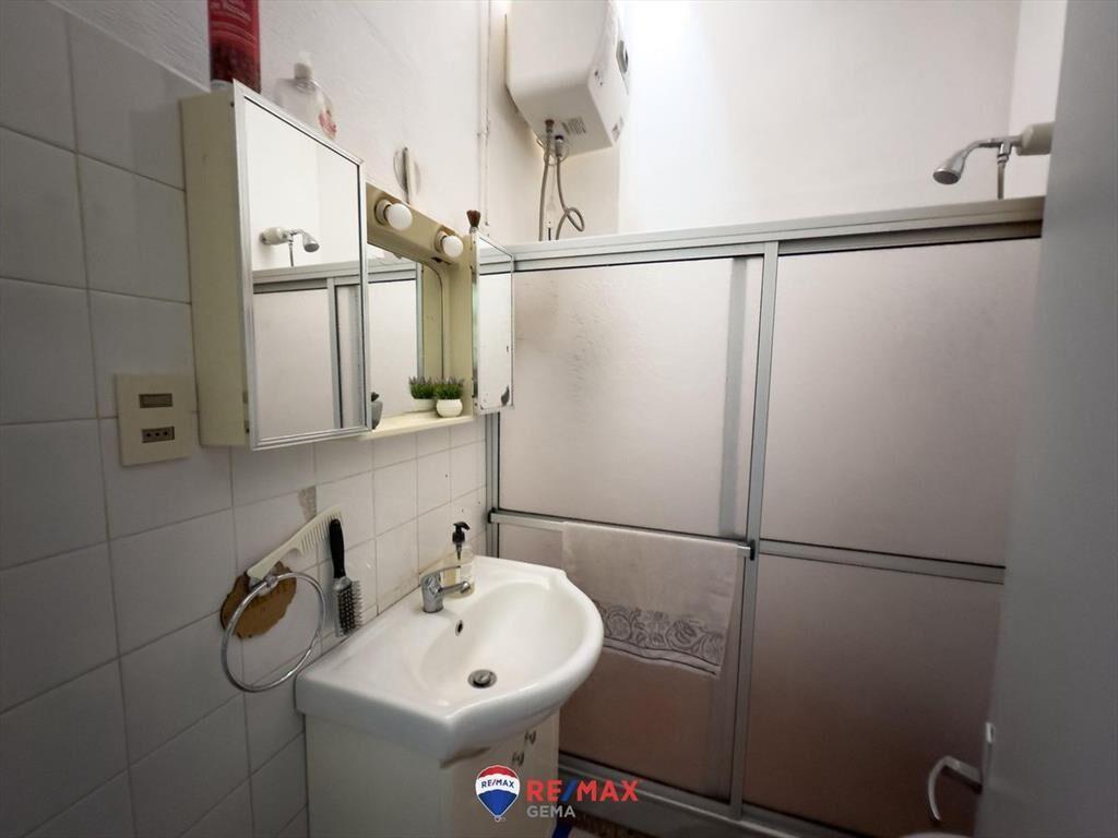 Casa Dúplex en zona este, 3 dormitorios y cochera.