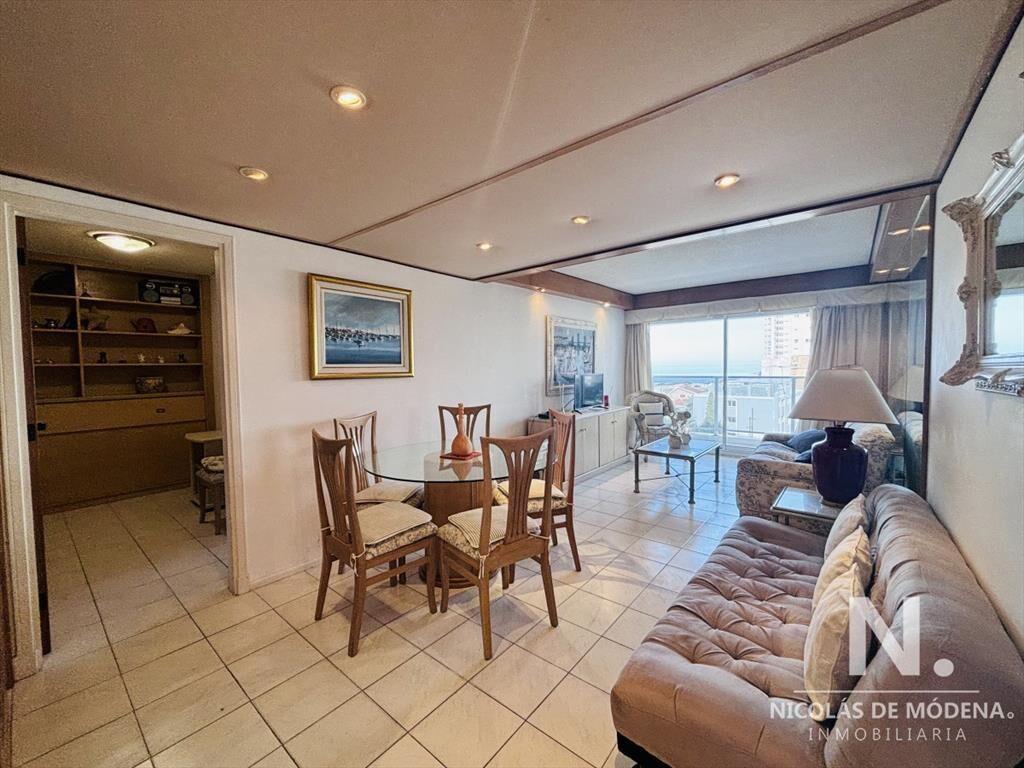 Apartamento de 1 dormitorio y medio en venta. Punta del Est