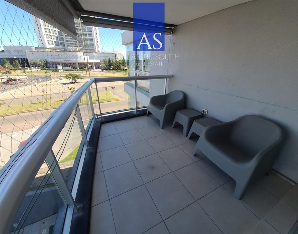Apartamento de 3 dormitorios 2 baños cochera en