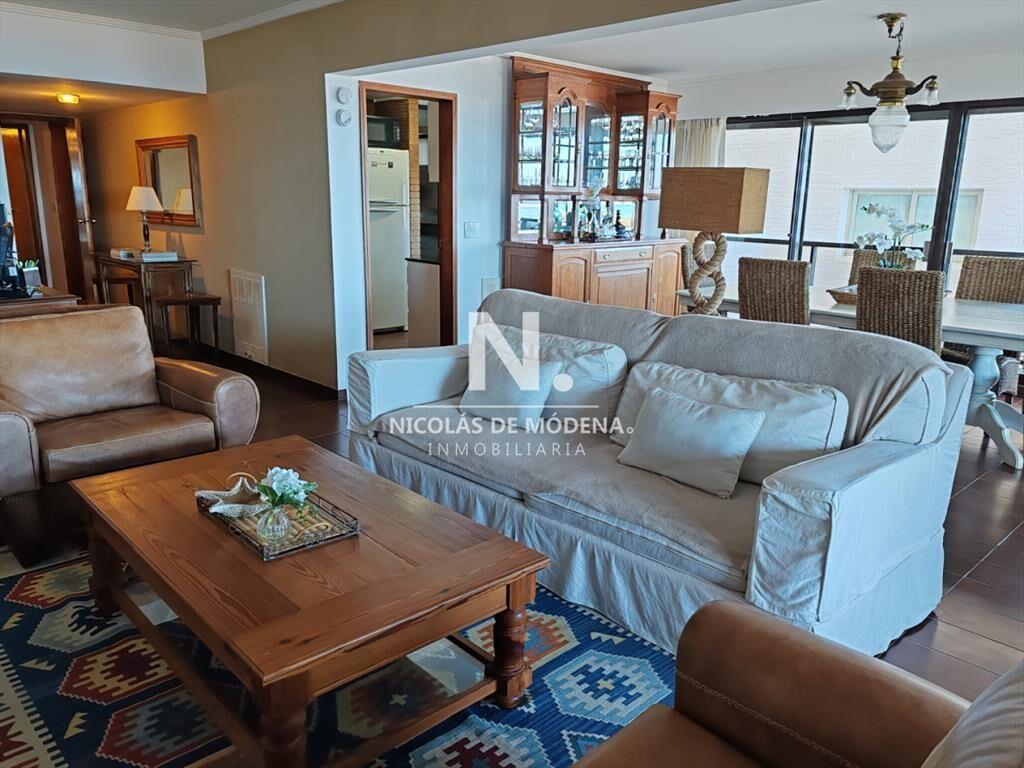 Vende departamento de 4 dormitorios