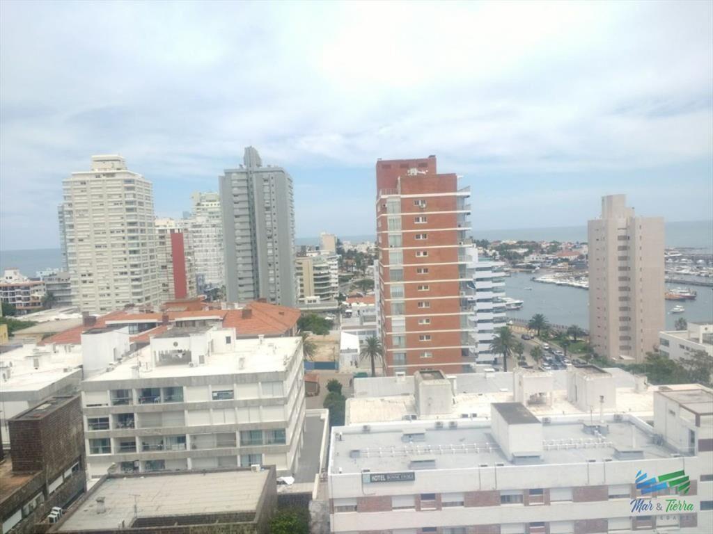 Monoambiente con vista al mar!