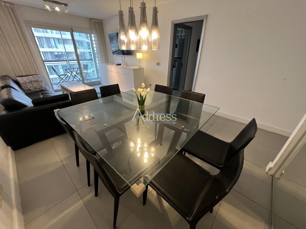 Apartamento de 2 dormitorios 2 baños, en venta.