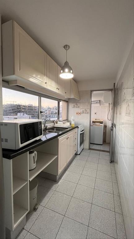 Apartamento 2 dormitorios, 2 baños, terraza al frente y gge