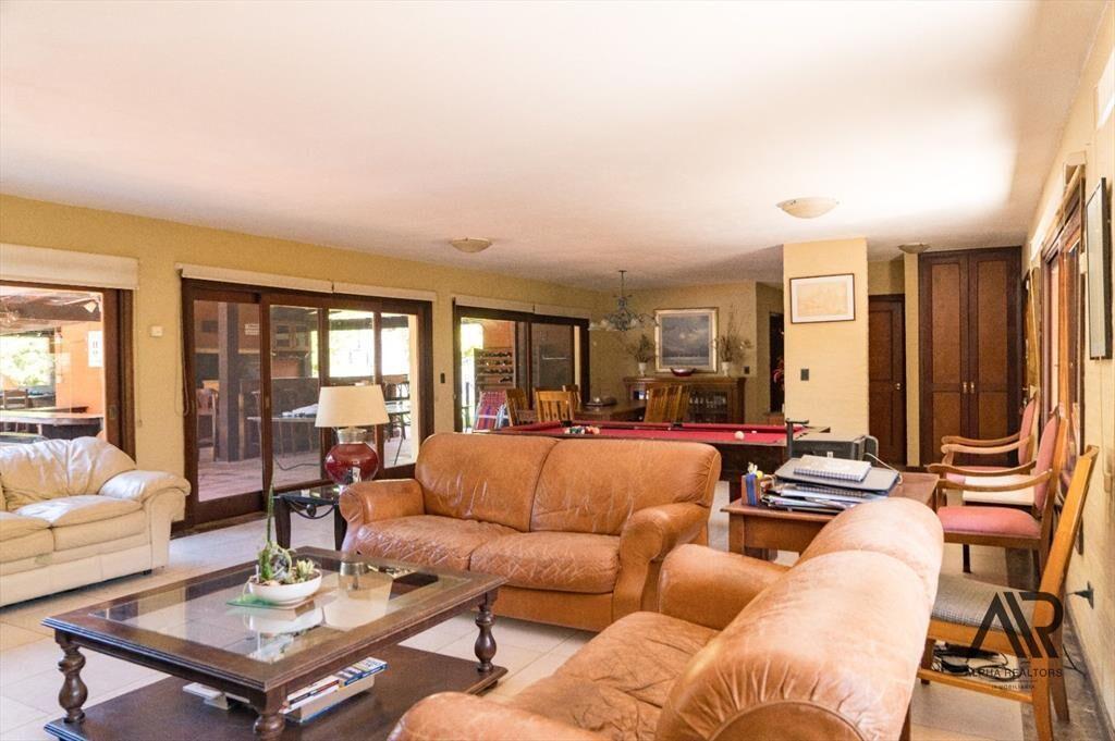 Casa en venta c/ cochera en Pinares