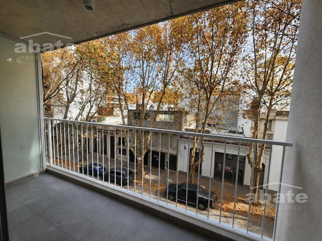 Venta apartamento 2 dormitorios en Cordón al frente con bal