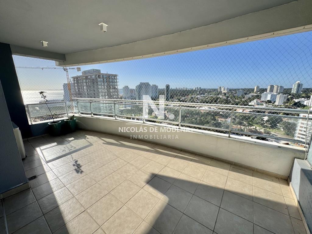 Penthouse de 3 dormitorios en suite a metros del