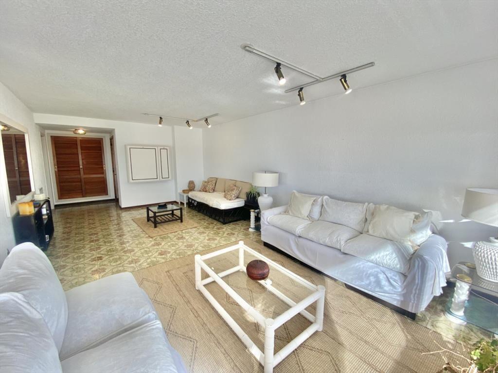 APARTAMENTO EN VENTA DE 3 DORMITORIOS EN PUNTA