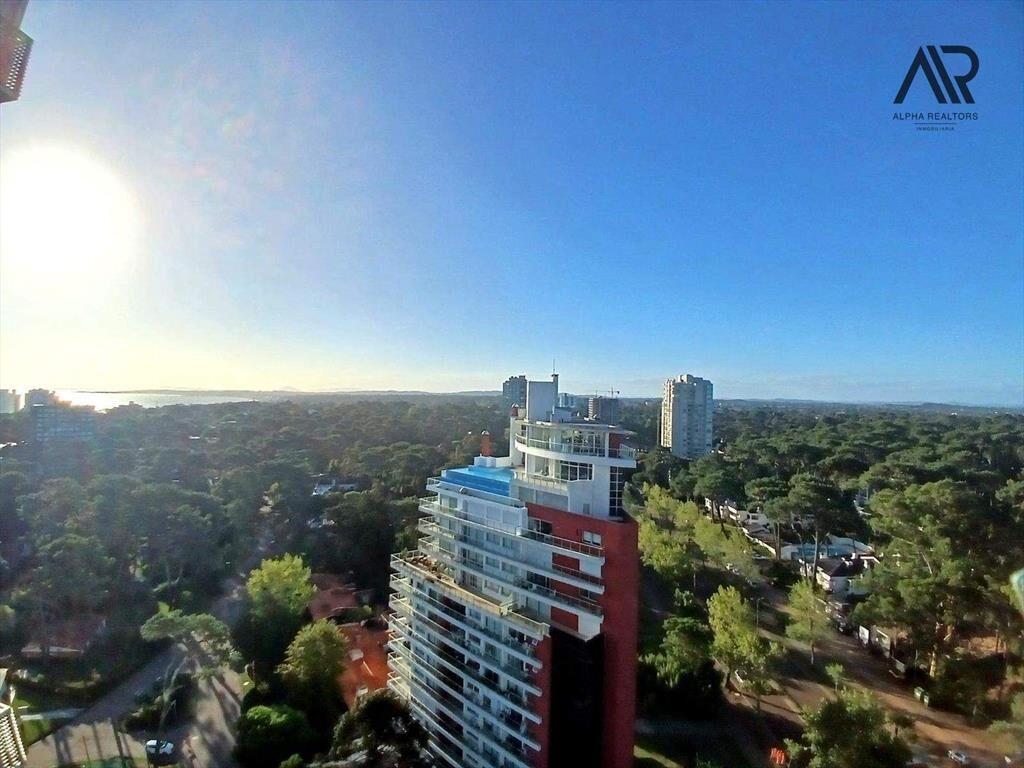 Apartamento de un dormitorio en venta c/ cochera en Cant...