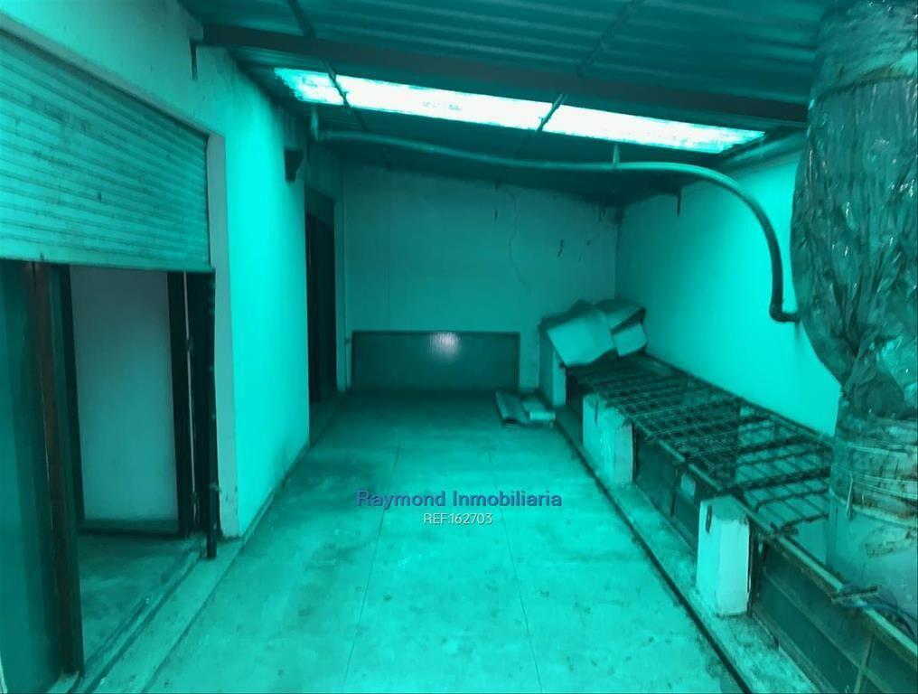 2 locales unidos y 2 casas arriba para escritorios