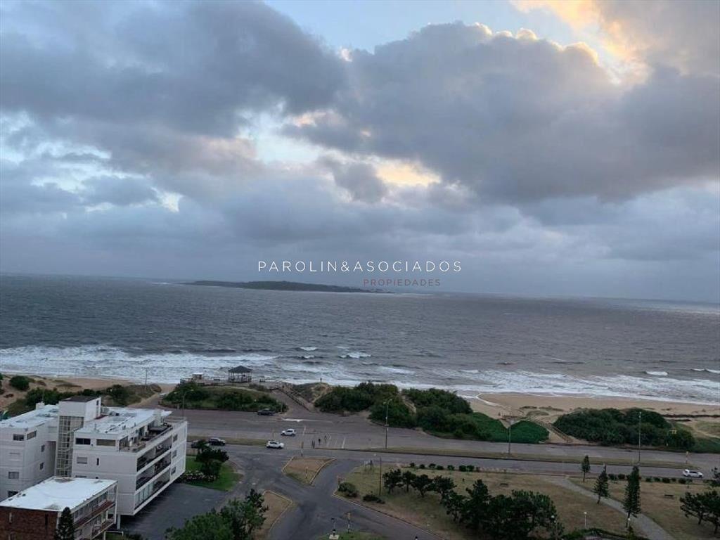Apartamento en venta de 3 dormitorios en Le Punta