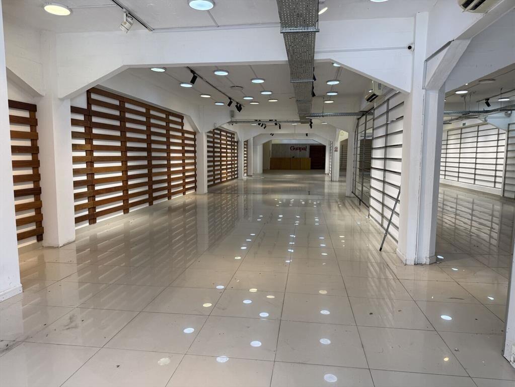 VENTA GRAN LOCAL COMERCIAL ITUZAINGO Y SARANDI