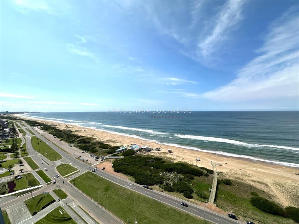 Apartamento en venta de 3 dormitorios en Le Parc