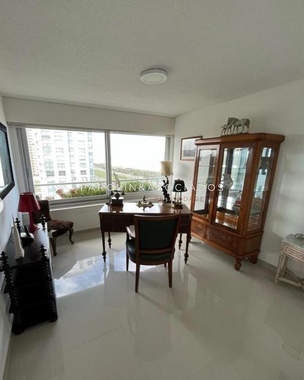 Apartamento de 3 dormitorios en venta en Torre