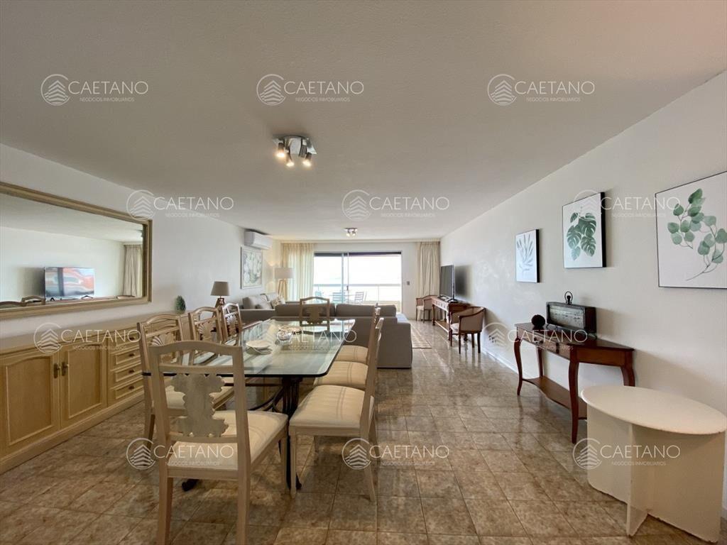 Venta apartamento 3 dormitorios. Playa mansa, del