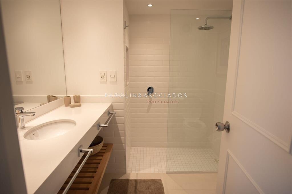 Hermoso apartamento reciclado en venta en I, del