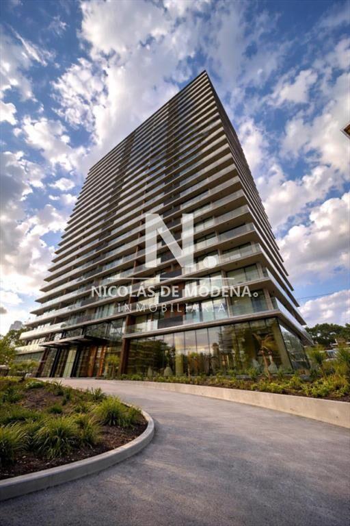 Vende apartamento de 2 dormitorios en Punta del