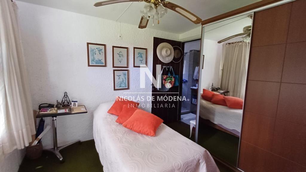 Vende Casa en Zona comercial en Lugano - Punta del Este
