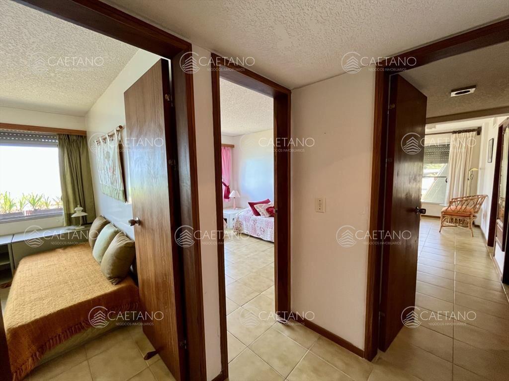 Apartamento en venta 3 dormitorios y dependencia