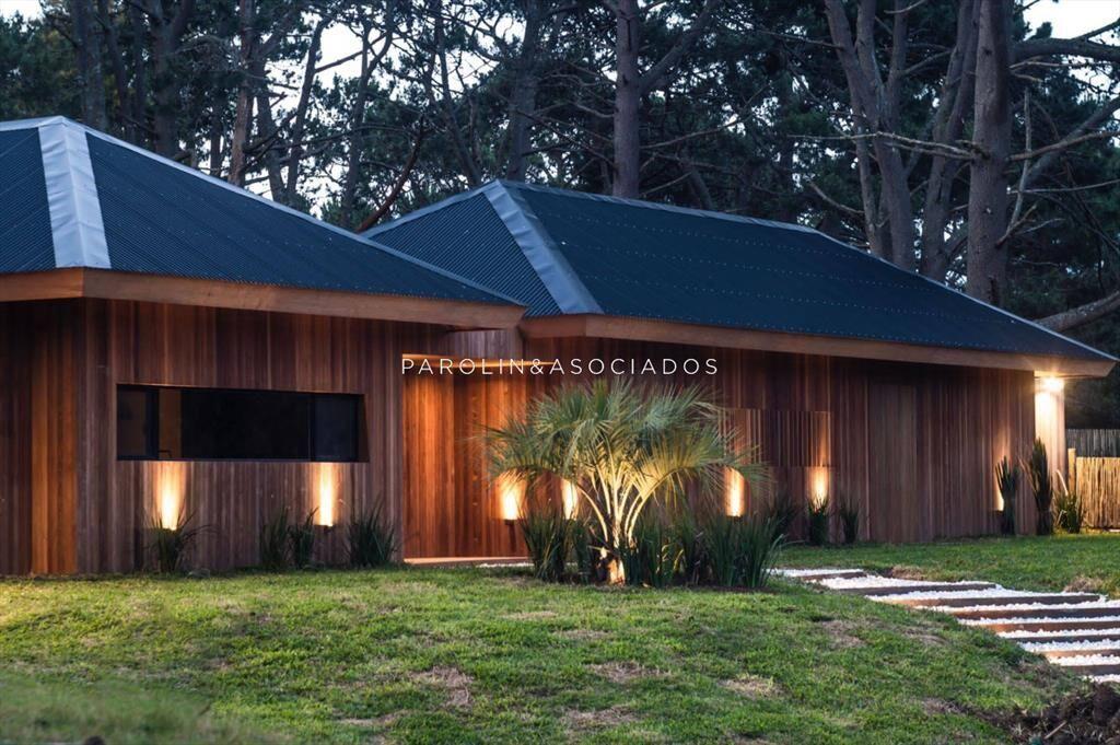 Hermosa casa en venta con 4 dormitorios en Pinar