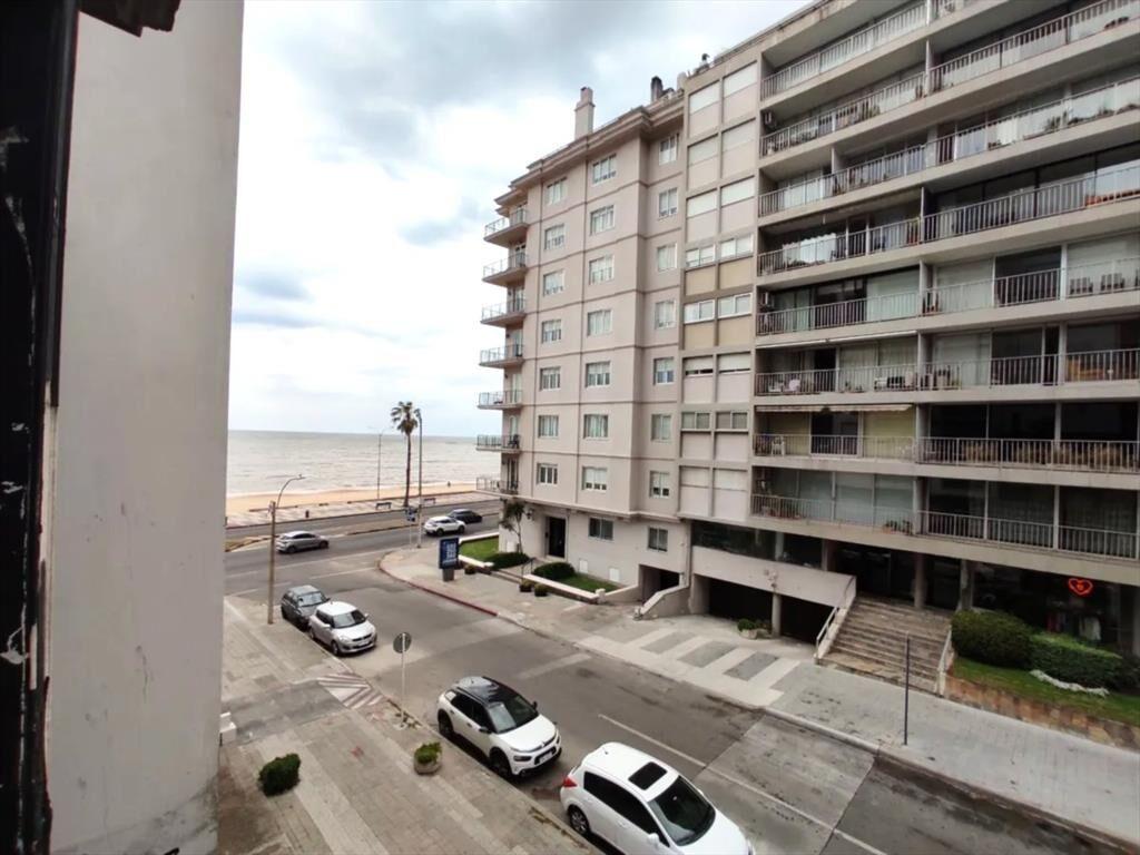 Venta casa 4 dormitorios sobre Benito Blanco Pocitos