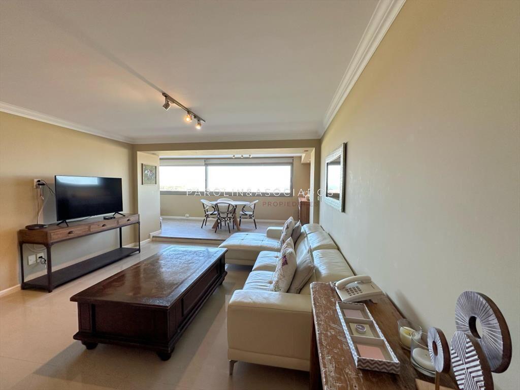Apartamento en venta de 3 dormitorios en Playa