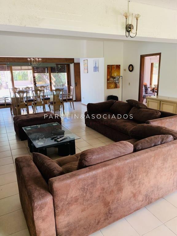 Casa de 4 dormitorios en venta en Pinares, Punta del Este.