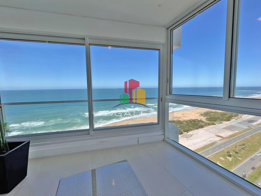 Piso alto en primeralinea del mar
