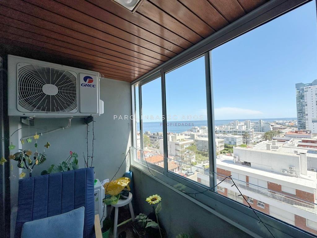 Apartamento de 1 dormitorio en venta en edificio