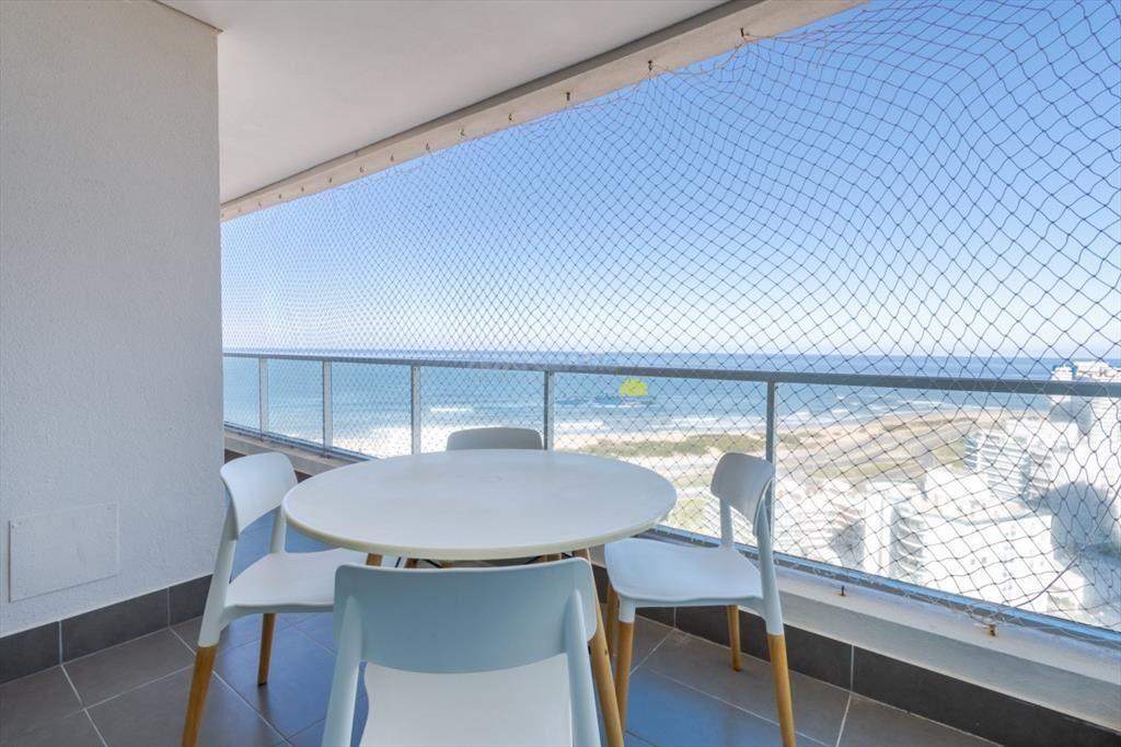 Apartamento de 2 Dormitorios en Playa Brava con -