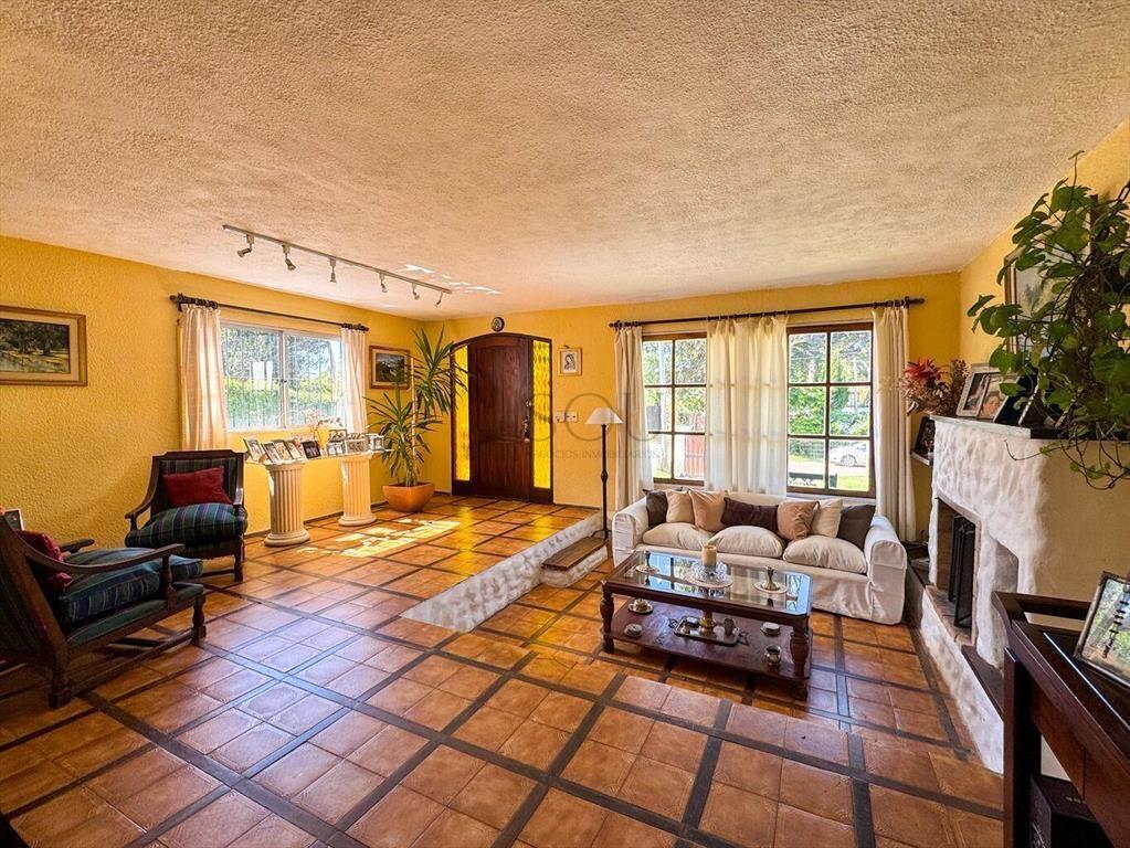 Venta Casa 6 Dormitorios Barrio Cantegril Punta Del Este