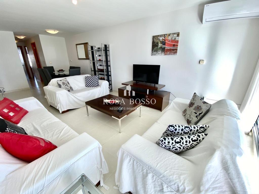 Apartamento en alquiler temporario Playa Mansa 2