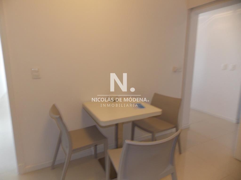 Vende apartamento a metros del mar en Brava Punta