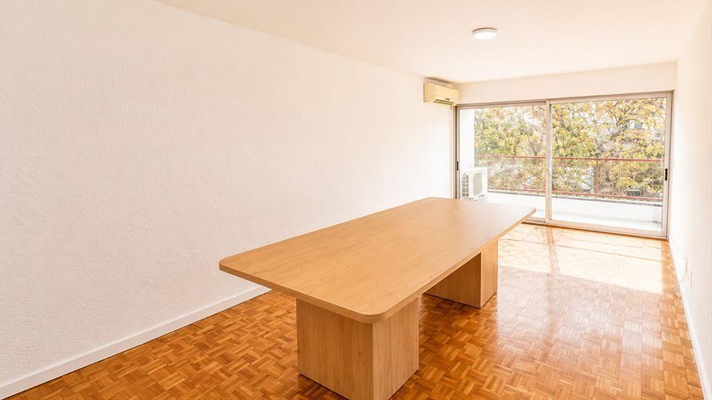 Vende apartamento Pocitos 3 dorm 2baños y balcones