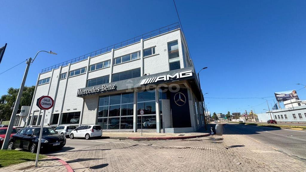 VENTA Y ALQUILER DE LOCAL ESQUINA SOBRE LA RAMBLA PORTUARIA