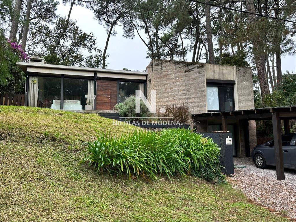 Vende casa muy linda en Pinares , Punta del Este