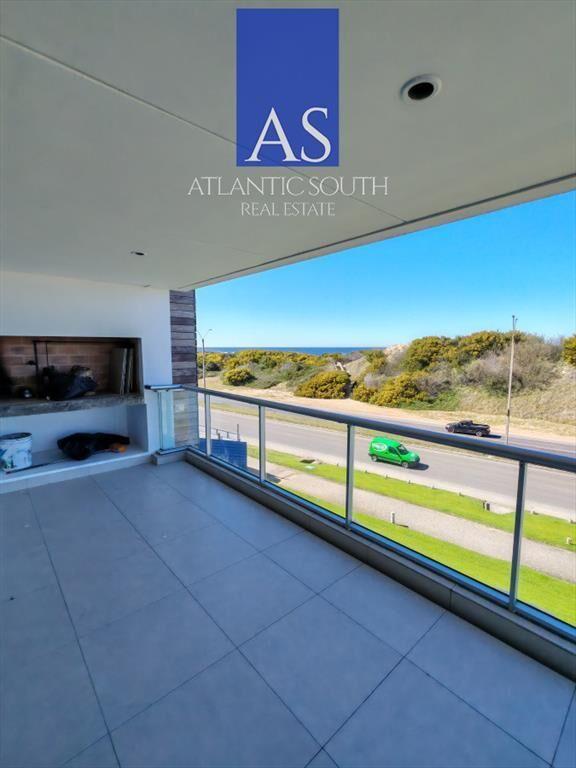 Apartamento moderno primera linea Playa Brava 3