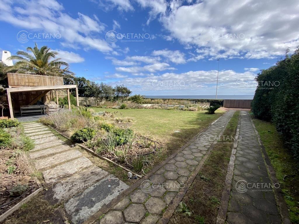 Excepcional casa enfrente al mar en PenÃ­nsula