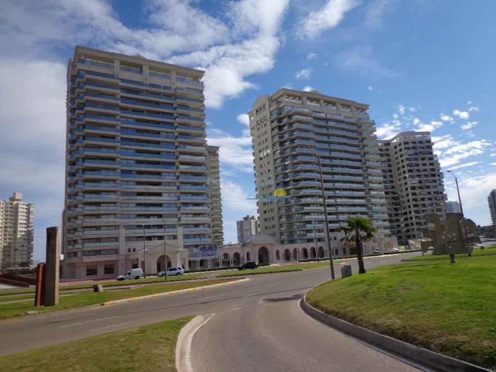 Apartamento en venta de 4 dormitorios en Torre ,
