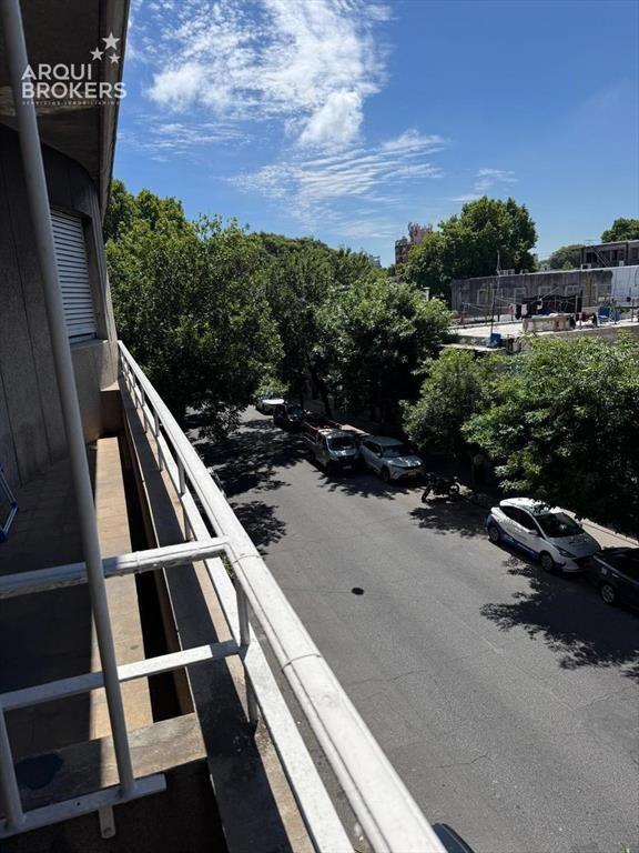 Local comercial en venta con renta en Tres Cruces - 001
