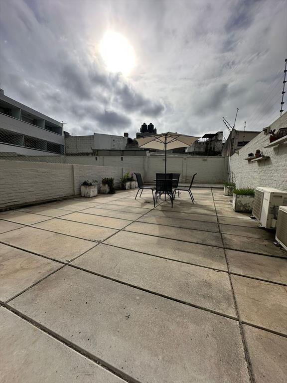 Alquiler | 1 Dorm sobre Rambla, Patio y Garage