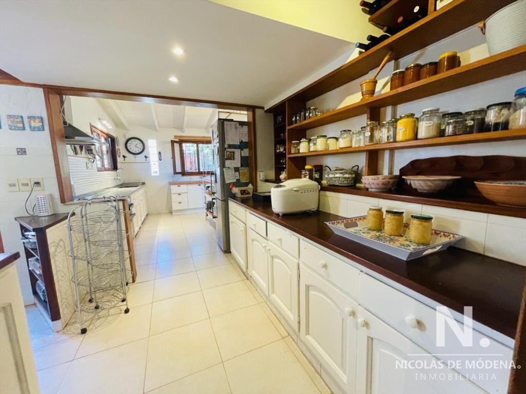 Casa En Venta De 3 Dormitorios Con loft, Ubicada En Mansa,
