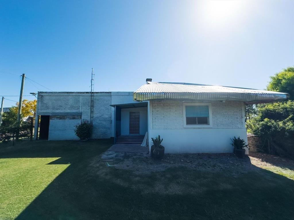 Propiedad en 2 padrones con amplio terreno
