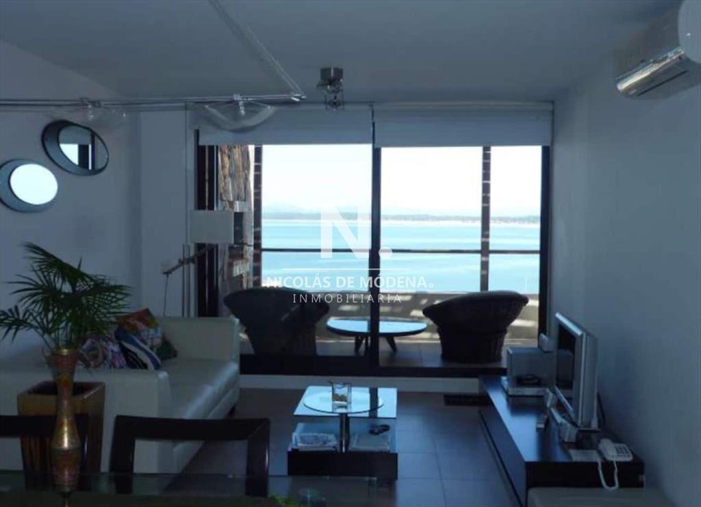 Vende apartamento de 2 dormitorios con vista al