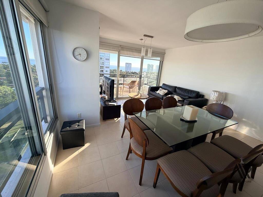 Apartamento 3 dormitorios en alquiler c/ cochera en Cant...
