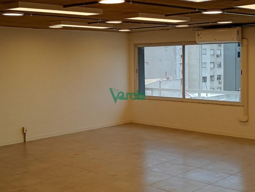 Venta Oficina Cordón 126 m2, casi Bulevard