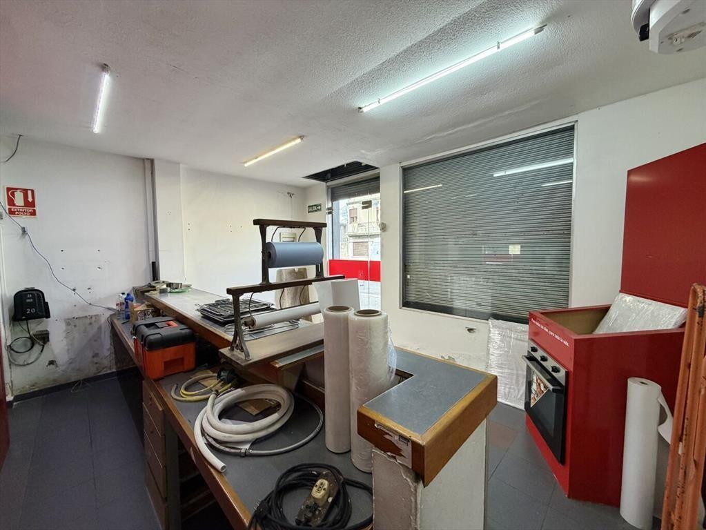 2 Locales comerciales y deposito en venta