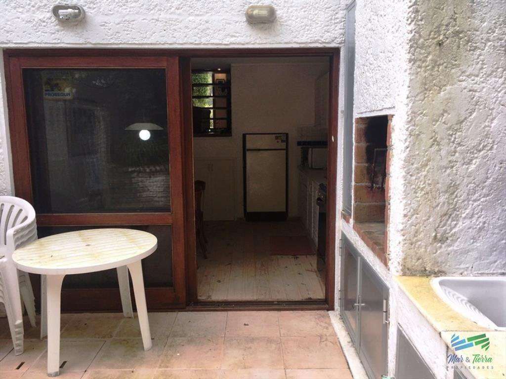 Muy lindo dúplex, en un entorno muy natural y cerca de una