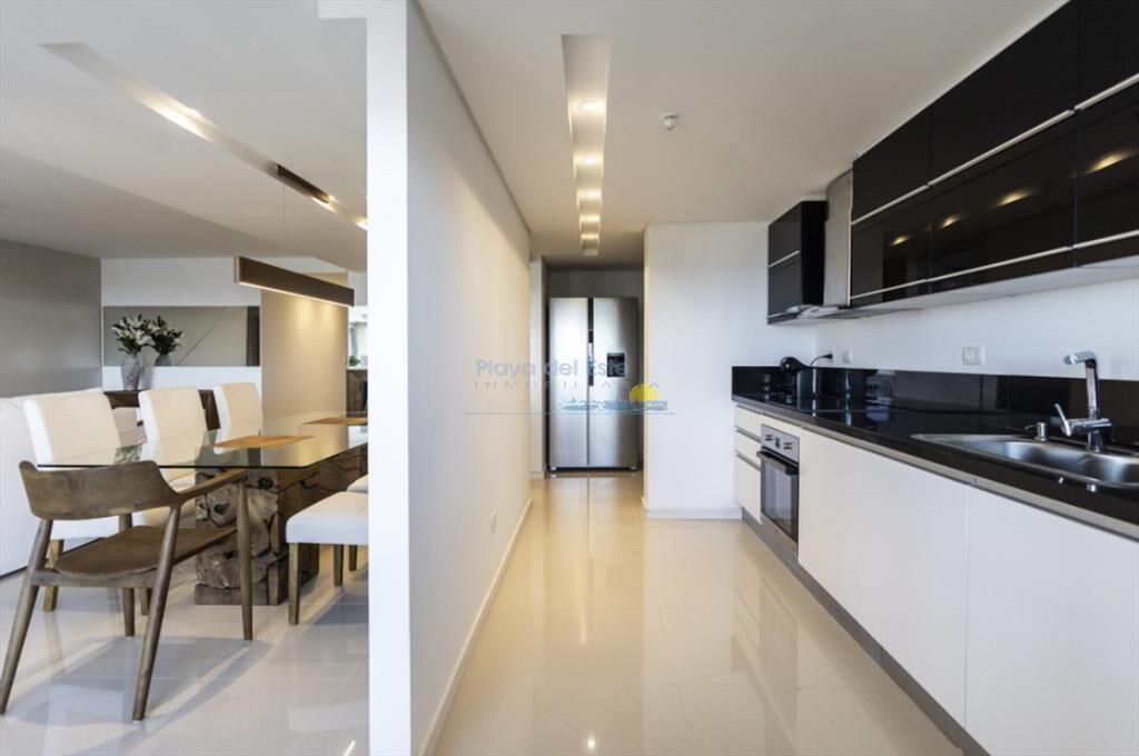Moderno Penthouse con Vista al Mar, en Playa 3 y